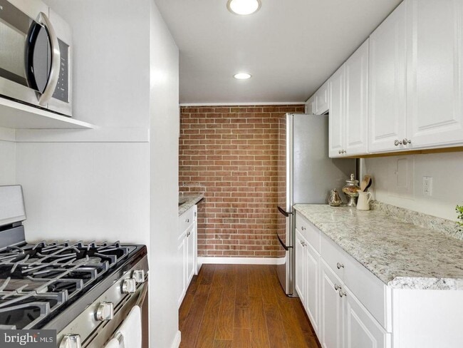 Building Photo - 5353 Columbia Pike