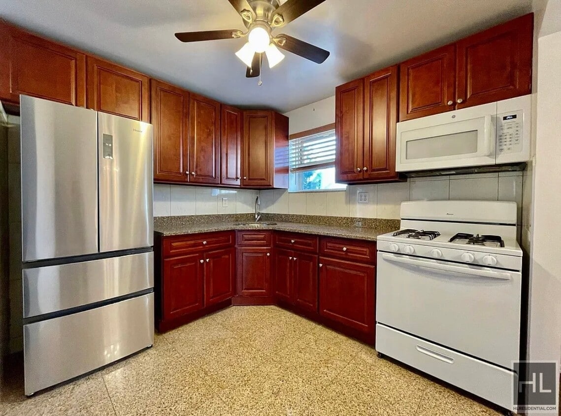 Primary Photo - Large 3 bed with balcony near the R/W and ...