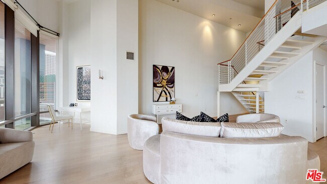 Foto del edificio - 1100 Wilshire Blvd