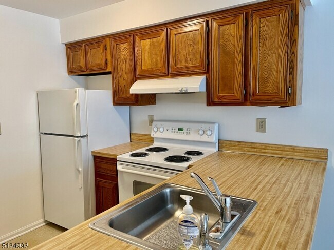 Foto del edificio - 7 Oak Ridge Rd