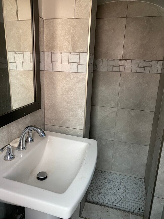 Bathroom 1 - 13409 S Woodland Rd