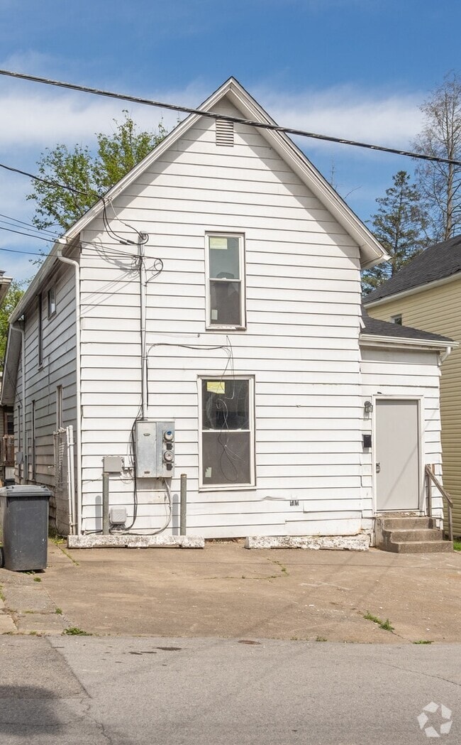 Building Photo - 419 Walnut Ave