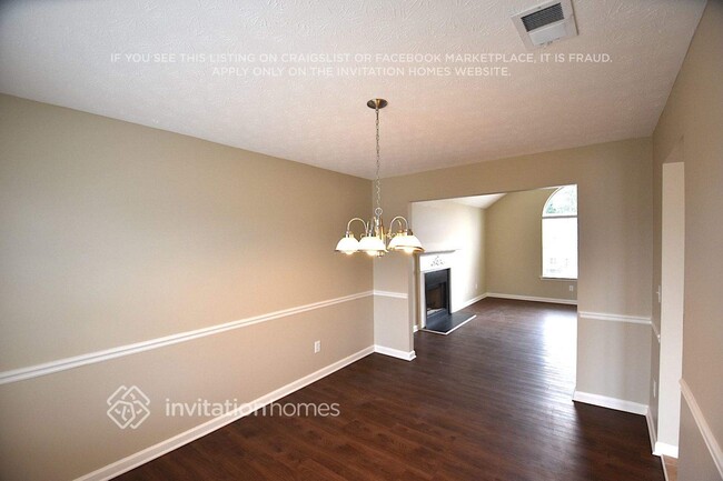 Foto del edificio - 484 Grove Park Dr