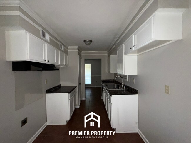 Foto del edificio - 3712 Covington Pike