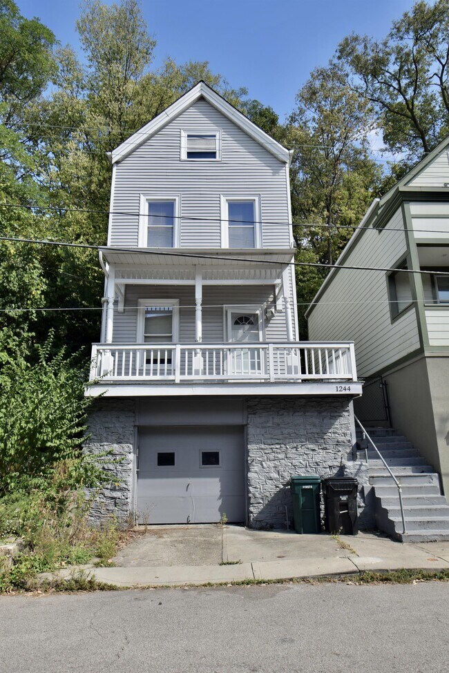 Foto del edificio - 1244 Elsinore Ave