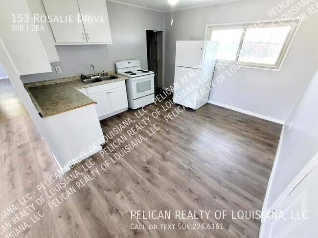 Building Photo - 153 Rosalie Dr