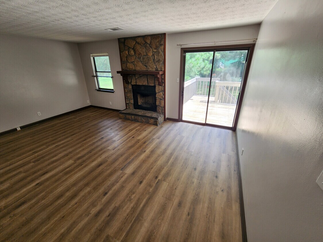 Building Photo - Rooms for rent in Duluth
