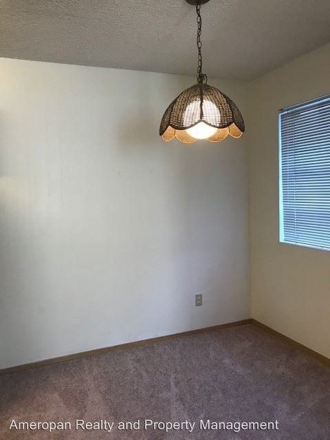 Building Photo - 2695 Jennydiane Dr