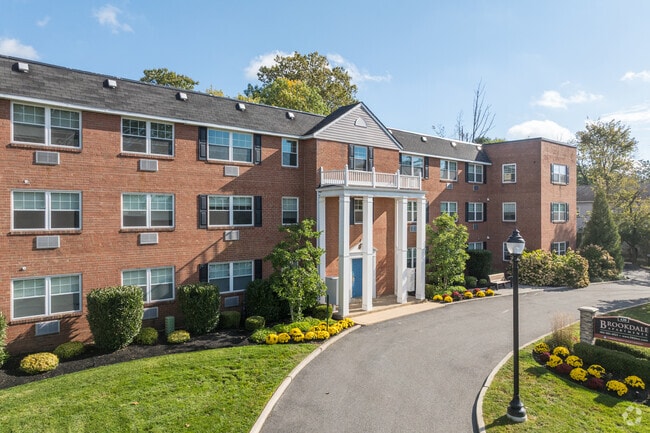 Building Photo - Brookdale
