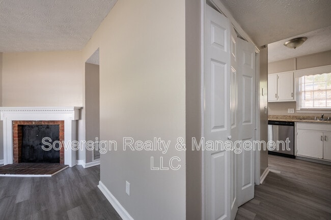 Building Photo - 580 Downing St