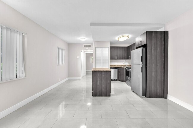 Foto del edificio - 520 NE 45th St