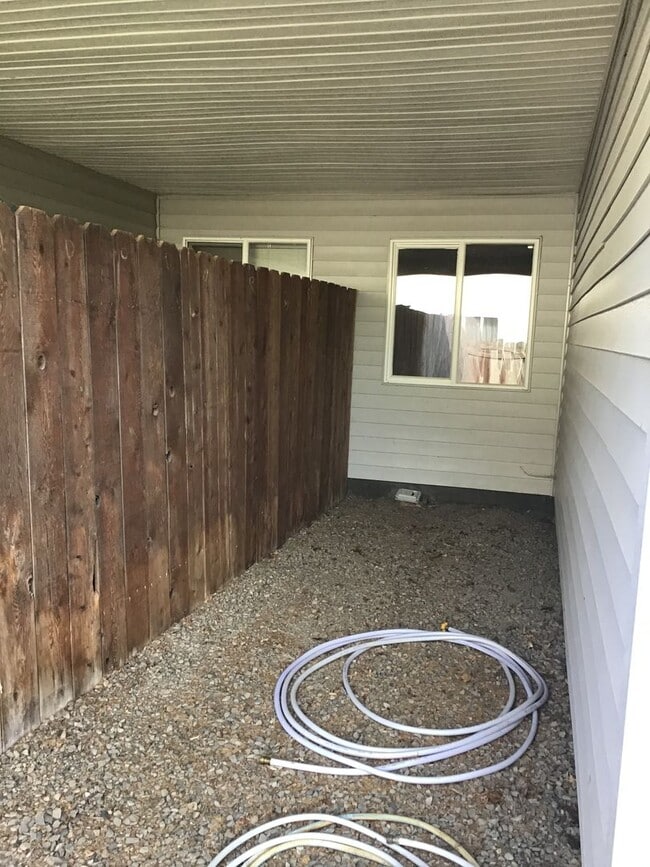 Building Photo - Silverton Duplex #13146