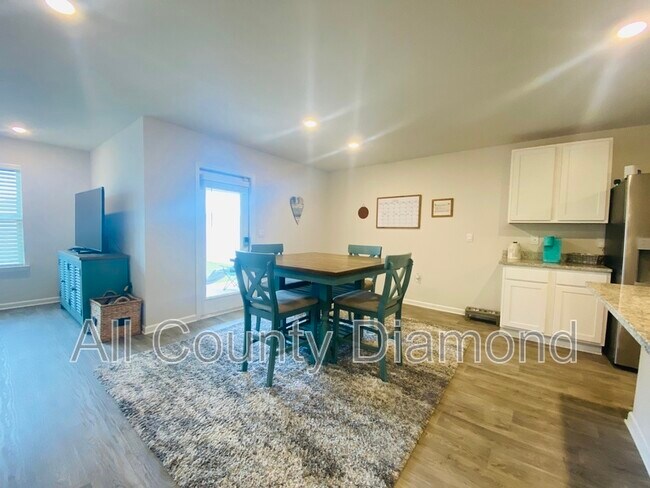 Building Photo - 127 Tiller Dr