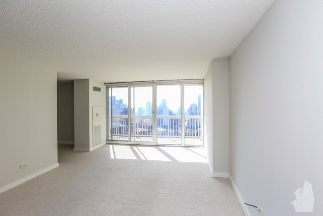 Building Photo - Best Views in River North