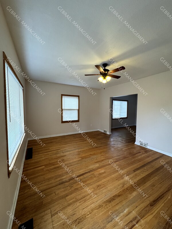 Building Photo - 539 Leta Ave