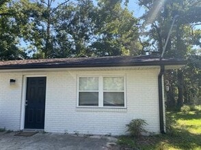 Building Photo - 45490 Sciara Ln