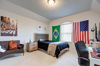 Building Photo - 23811 Via Viale Dr