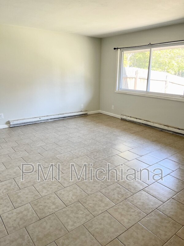 Foto del edificio - 2014 Lathrop St