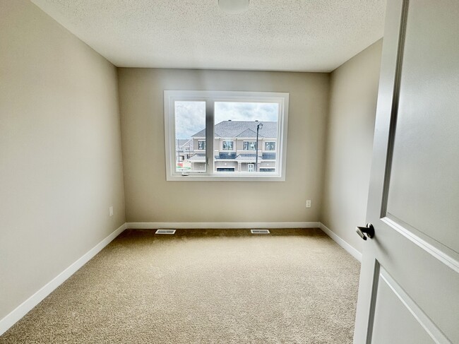 Building Photo - 869 Andesite Ter