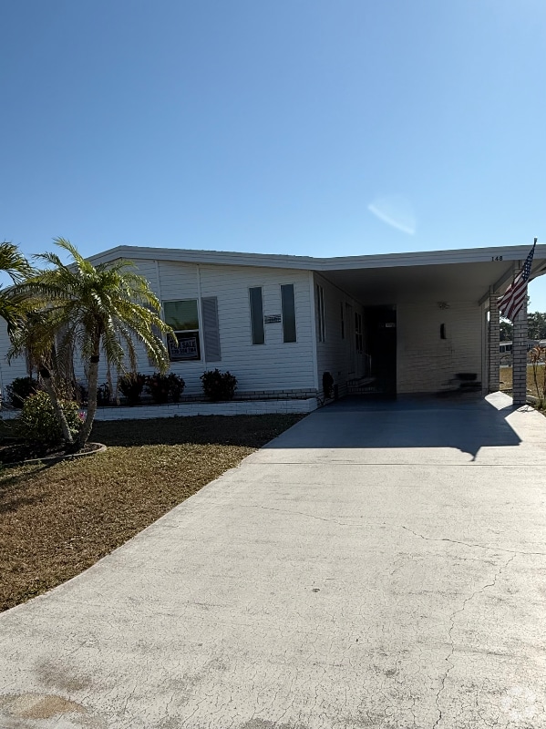 Building Photo - 26357 Charlotte Dr
