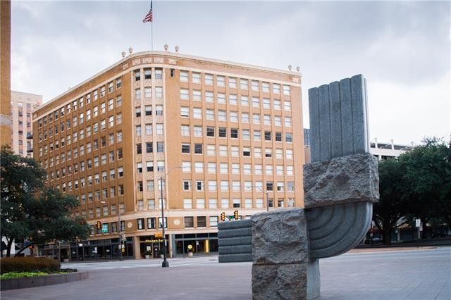 Foto del edificio - 411 W 7th St