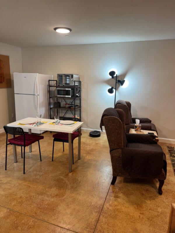 Foto del edificio - 2091 Fallbrook Ct