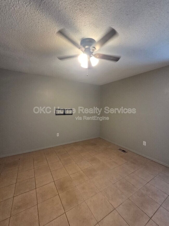 Foto del edificio - 6715 Lyrewood Ln