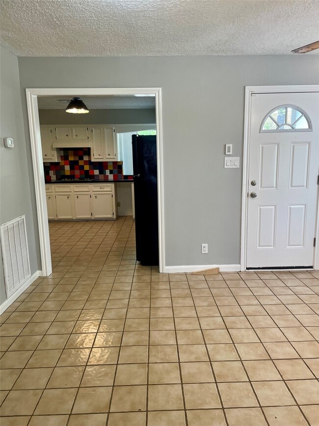 Building Photo - 21122 Harvest Hill Ln