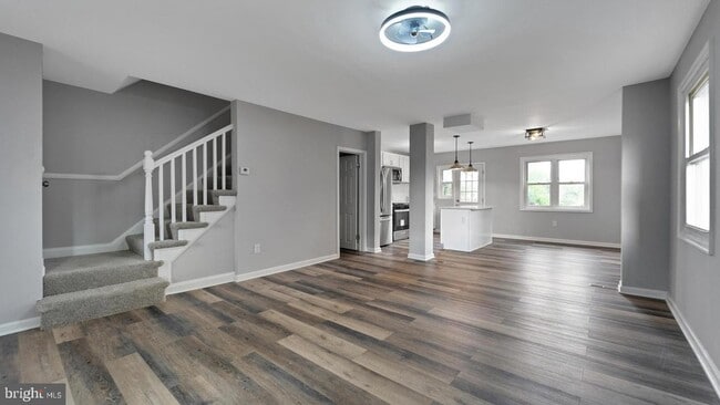 Foto del edificio - 4011 Mortimer Ave