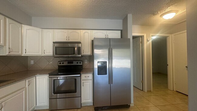 Building Photo - Charming 3-Bedroom Duplex in the Heart of Orlando