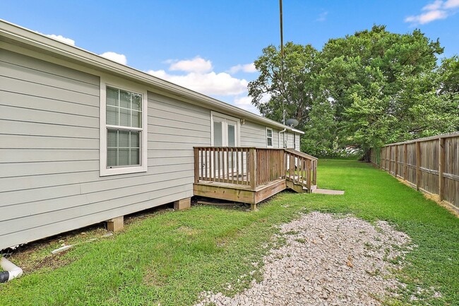 Building Photo - 412 Stowell St