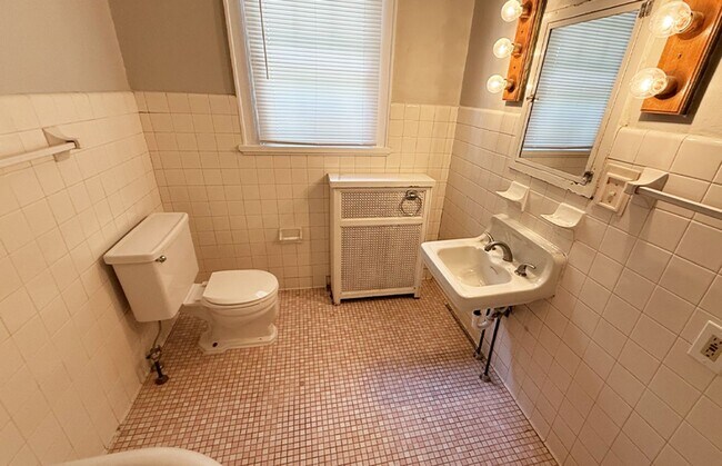 Foto del edificio - 3015 Clifton Ave