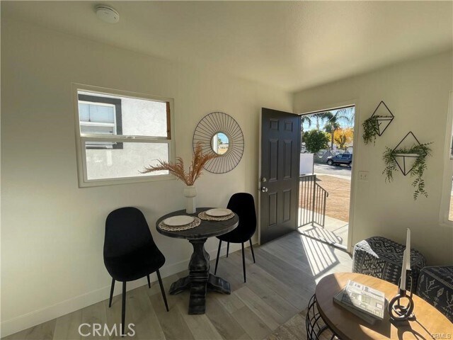 Foto del edificio - 10098 Campbell Ave