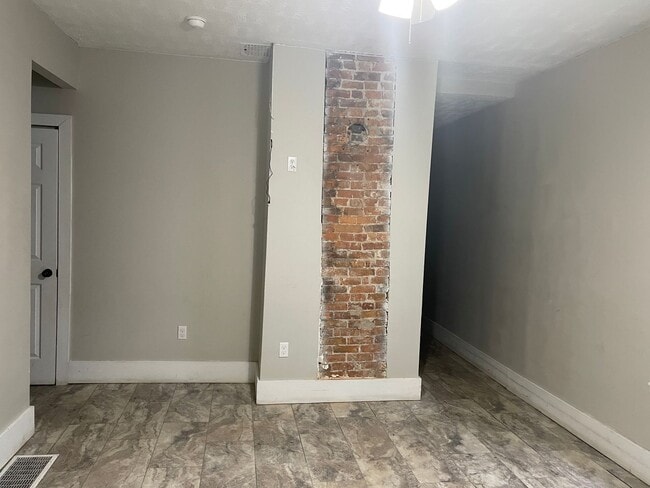 Building Photo - WNorthSt812-814