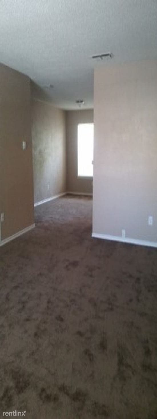 Building Photo - 8597 La Plaza Dr