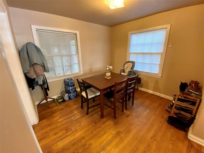 Foto del edificio - 5401 Jessamine St