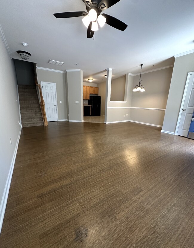 Building Photo - Spacious 3-Bed Townhouse in Raleigh