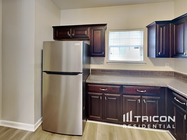 Foto del edificio - 1311 Candler Ct