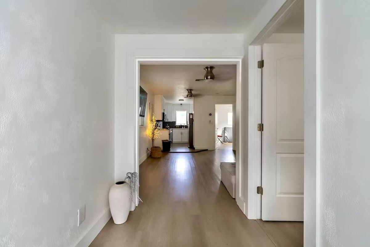 Foto principal - 719 NE 38th St