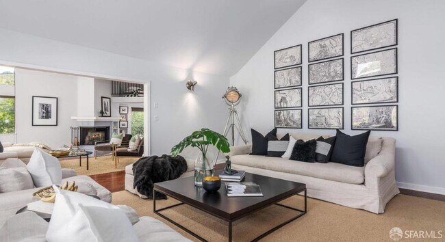 Building Photo - 16 Toledo Ct