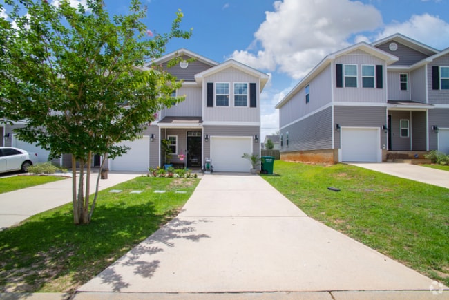 Building Photo - 141 Iron Horse Dr E