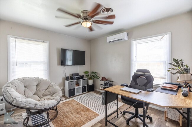 Foto del edificio - 1430 Westview Dr