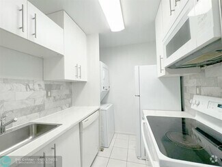 Building Photo - 11508 Royal Palm Blvd