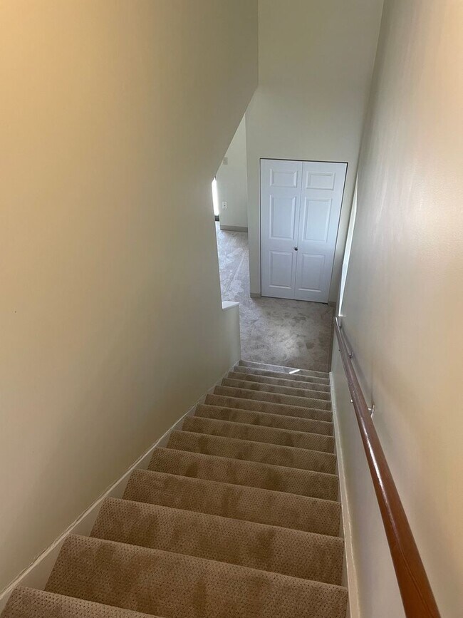 Photo - 2Br/1.5Bth, ready to move in, Great Locaton, Parking included House