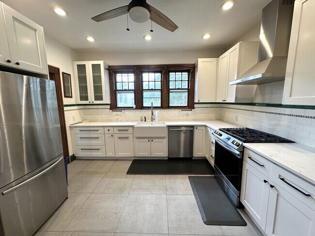 Foto del edificio - 24 Seaman St