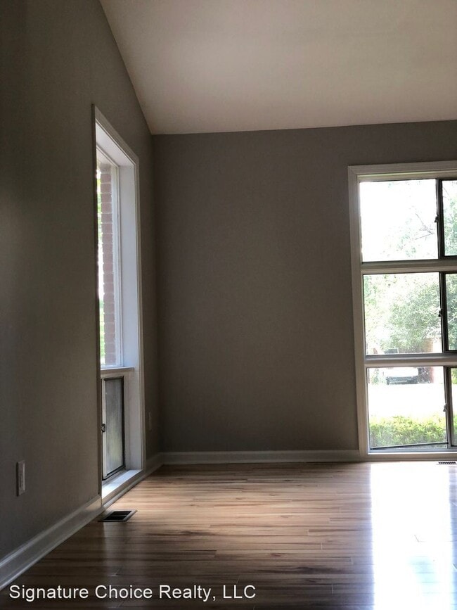 Building Photo - 3 br, 1.5 bath House - 5 Loganberry Circle