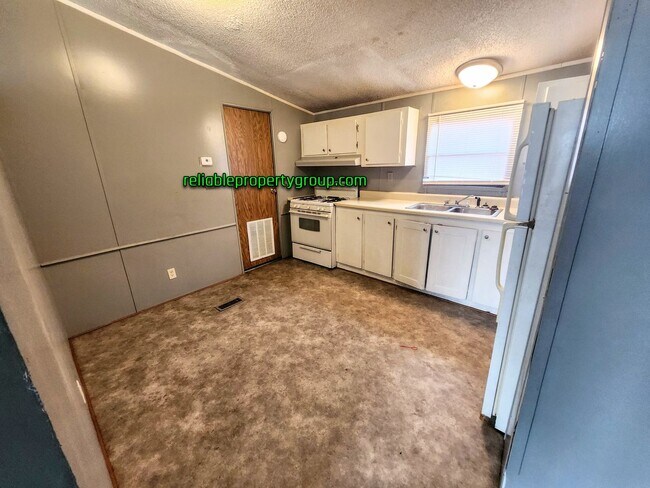 Foto del edificio - New Listing!!