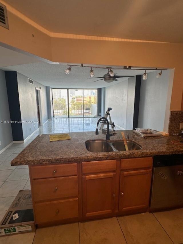 Foto del edificio - 3545 Northeast 166th Street Apt #503, Nort...