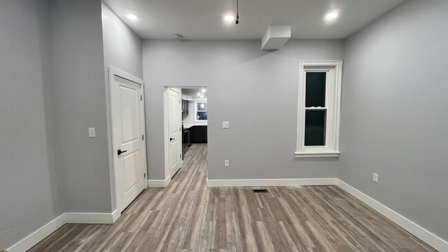 Building Photo - 361 Ophelia St