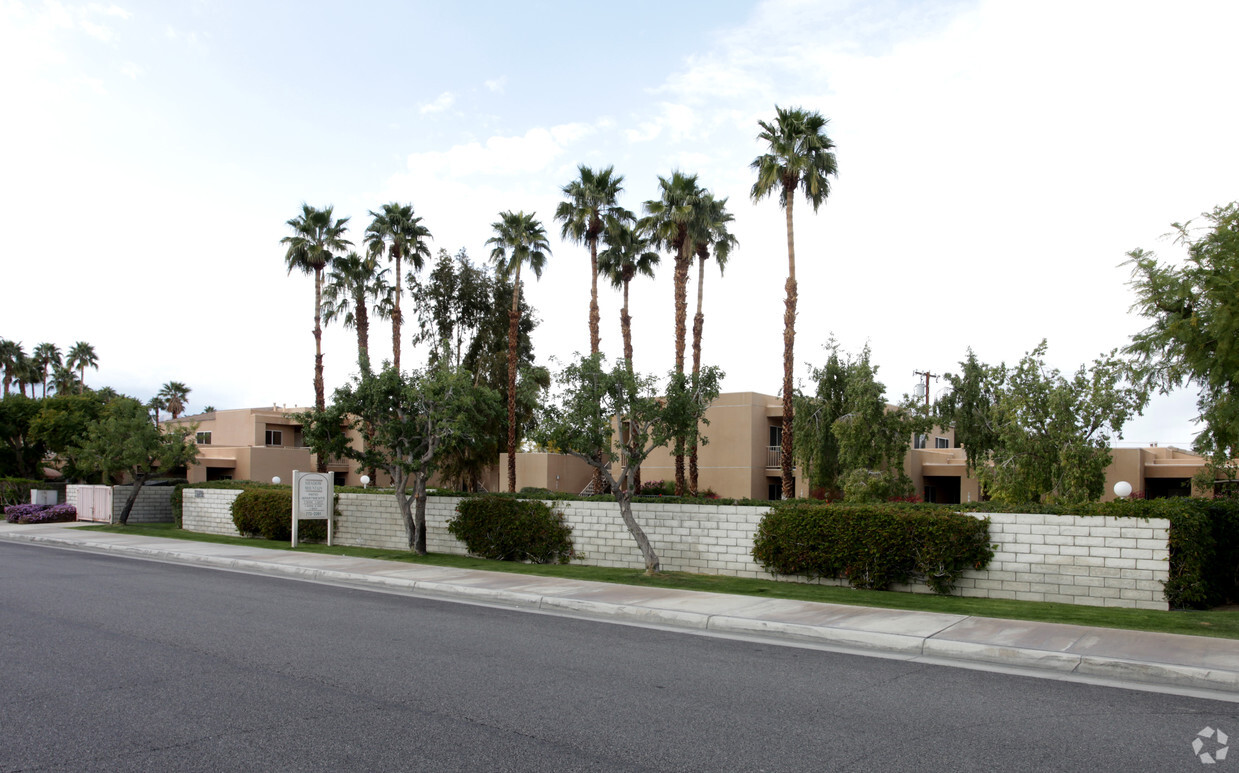 Primary Photo - Shadow Mountain Apartments